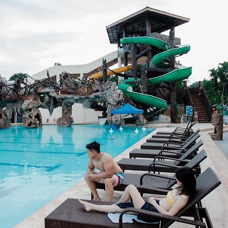 Port Royale Waterpark Resort Dumaguete City Kültér fotó